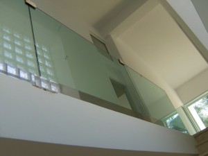 INTERIOR RAILING WITH GLASS PANELS