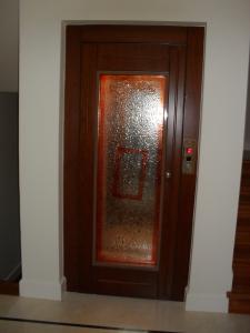ELEVATOR COLORED GLASS